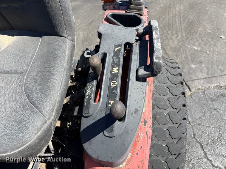 image for item ET0534 Kubota B2320 tractor