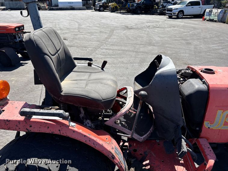 image for item ET0534 Kubota B2320 tractor