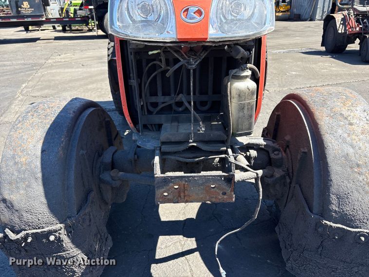 image for item ET0534 Kubota B2320 tractor
