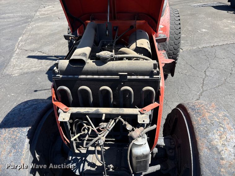 image for item ET0534 Kubota B2320 tractor
