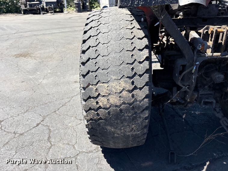 image for item ET0534 Kubota B2320 tractor