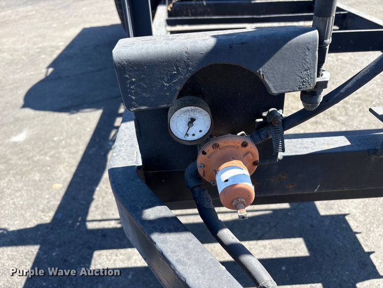 image for item ET0539 Roof Master 140 asphalt trailer