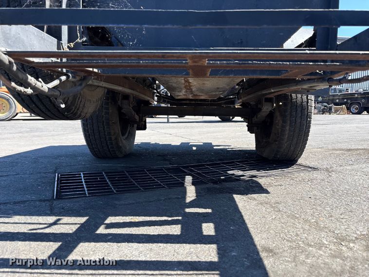 image for item ET0539 Roof Master 140 asphalt trailer