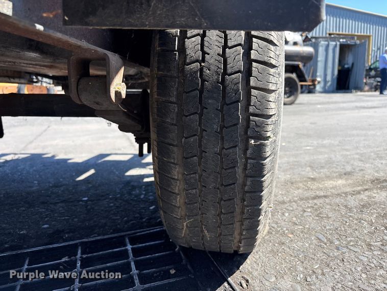 image for item ET0539 Roof Master 140 asphalt trailer