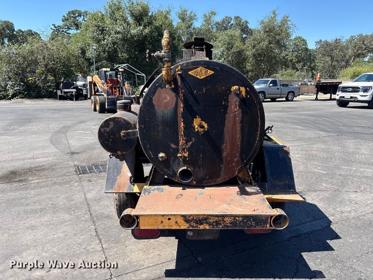 image for item ET0540 Asphalt trailer