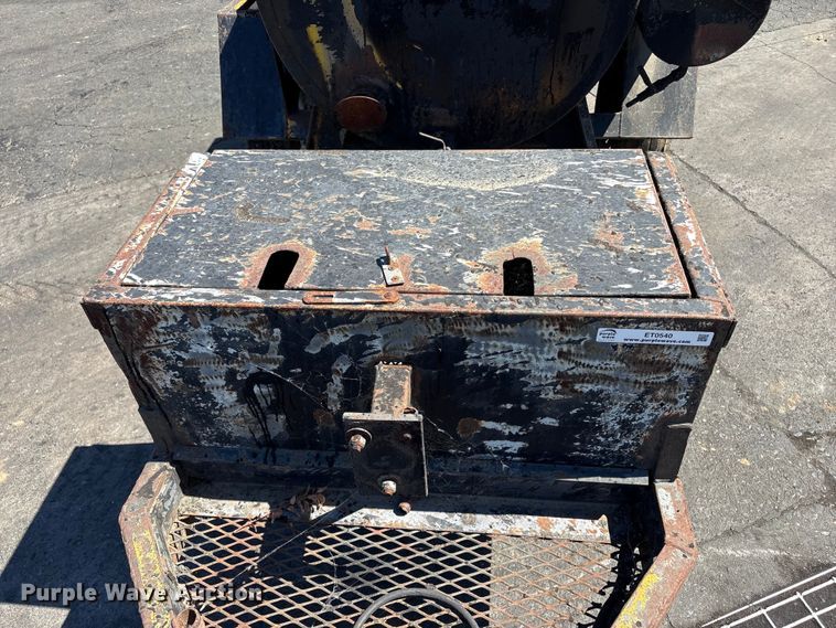 image for item ET0540 Asphalt trailer