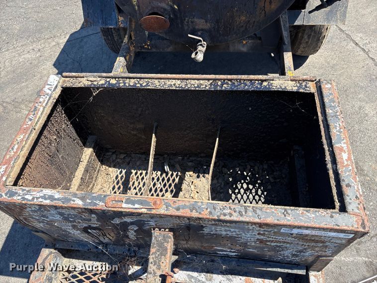 image for item ET0540 Asphalt trailer