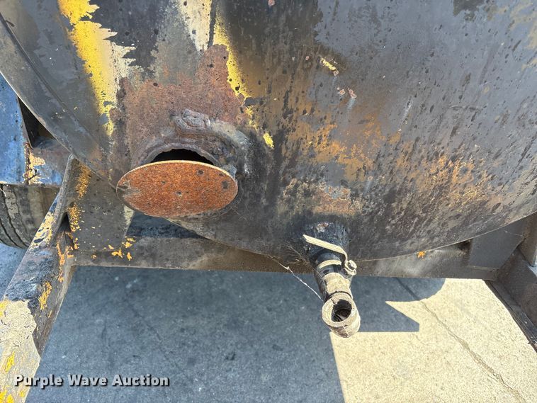 image for item ET0540 Asphalt trailer