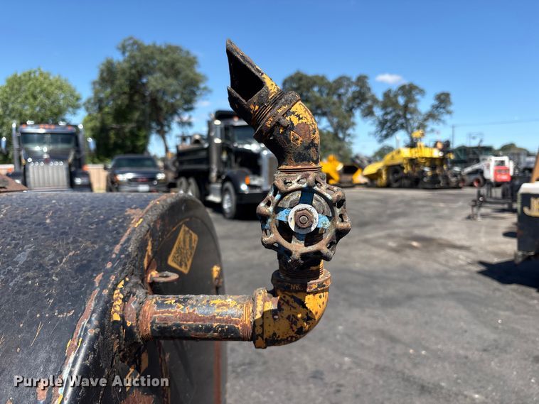 image for item ET0540 Asphalt trailer