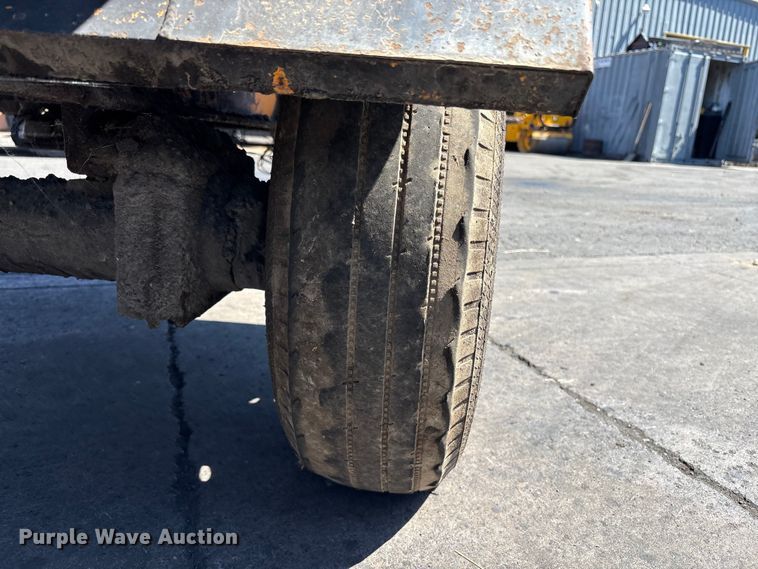 image for item ET0540 Asphalt trailer
