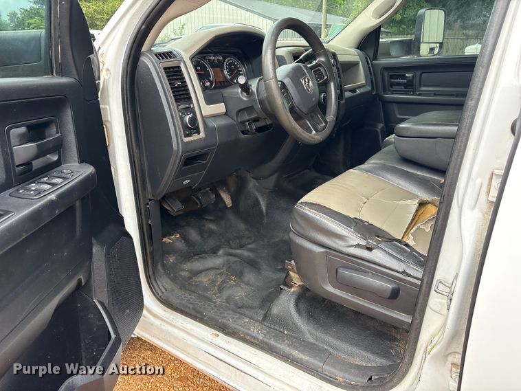 image for item ET2228 2012 Dodge Ram 2500 Crew Cab pickup truck
