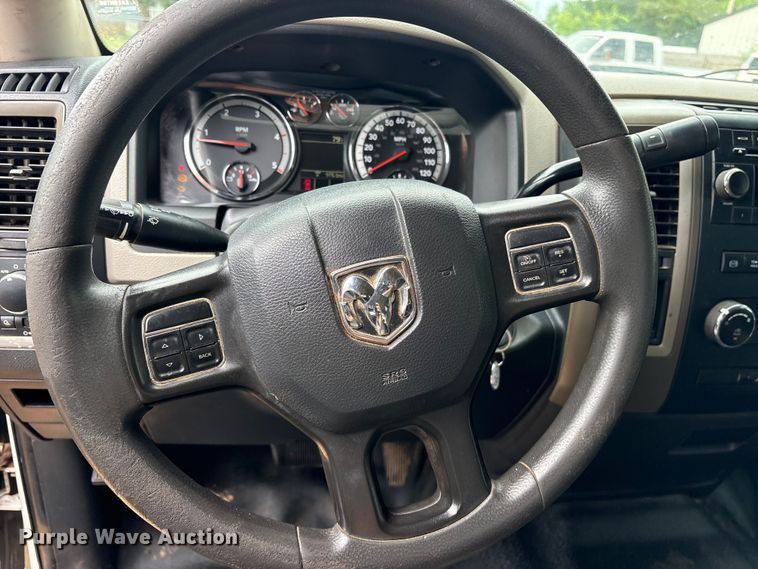 image for item ET2228 2012 Dodge Ram 2500 Crew Cab pickup truck