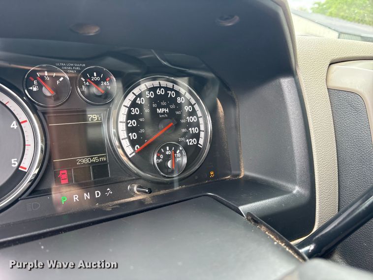 image for item ET2228 2012 Dodge Ram 2500 Crew Cab pickup truck
