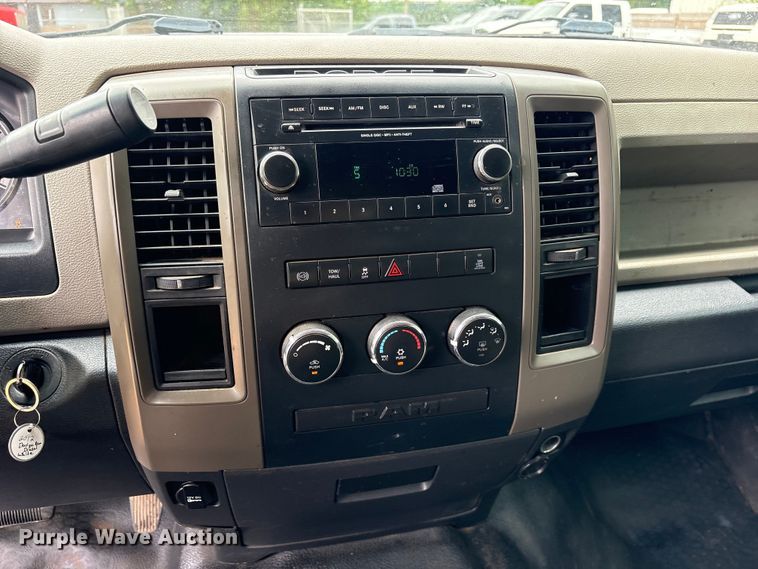 image for item ET2228 2012 Dodge Ram 2500 Crew Cab pickup truck