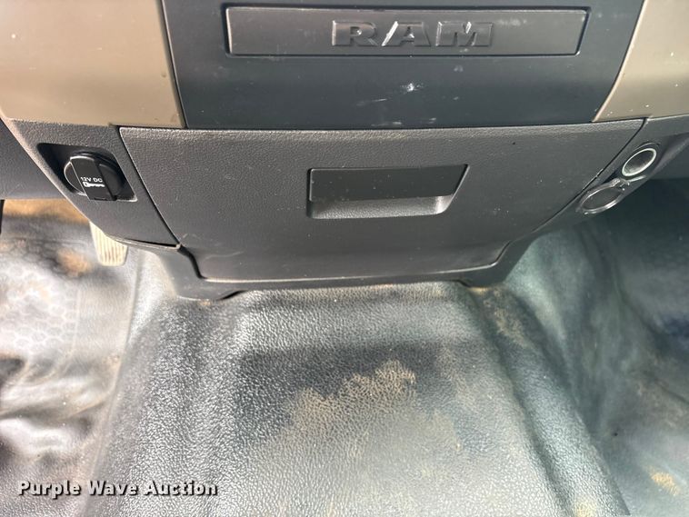 image for item ET2228 2012 Dodge Ram 2500 Crew Cab pickup truck