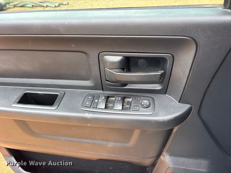 image for item ET2228 2012 Dodge Ram 2500 Crew Cab pickup truck