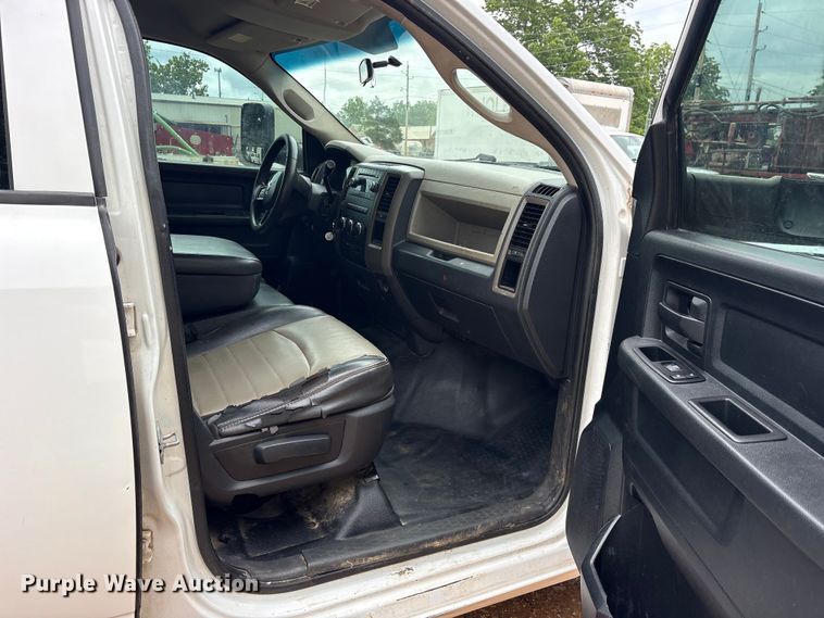 image for item ET2228 2012 Dodge Ram 2500 Crew Cab pickup truck