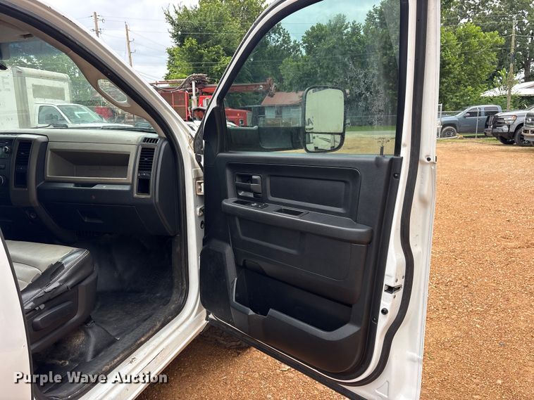 image for item ET2228 2012 Dodge Ram 2500 Crew Cab pickup truck