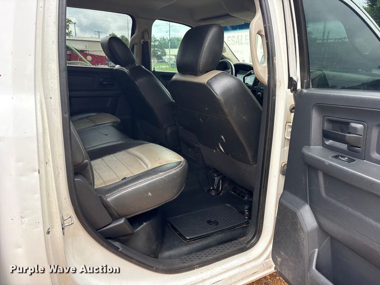 image for item ET2228 2012 Dodge Ram 2500 Crew Cab pickup truck