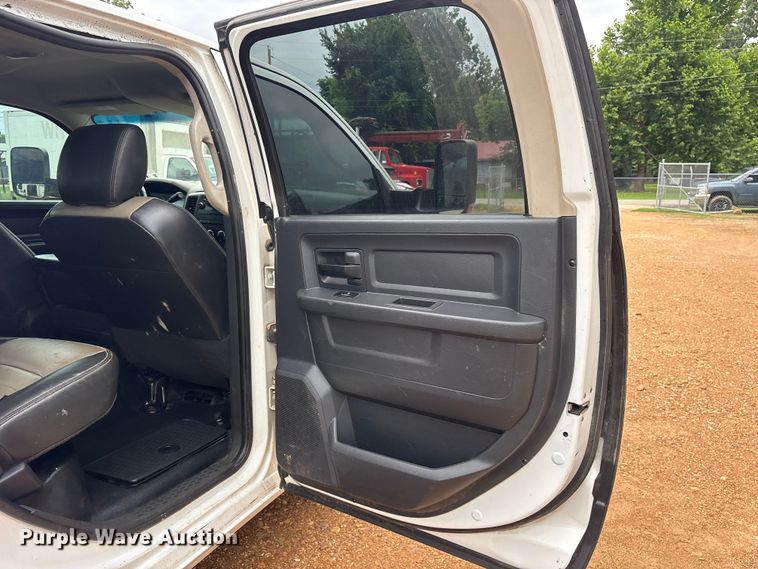image for item ET2228 2012 Dodge Ram 2500 Crew Cab pickup truck