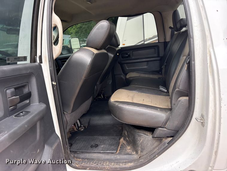 image for item ET2228 2012 Dodge Ram 2500 Crew Cab pickup truck