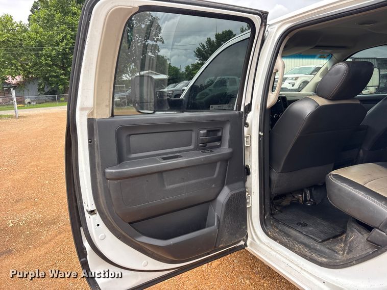 image for item ET2228 2012 Dodge Ram 2500 Crew Cab pickup truck