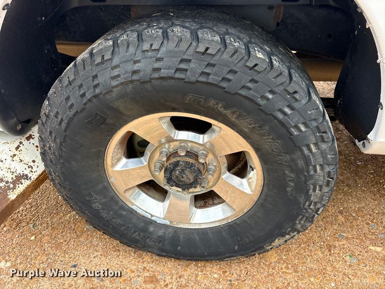 image for item ET2228 2012 Dodge Ram 2500 Crew Cab pickup truck