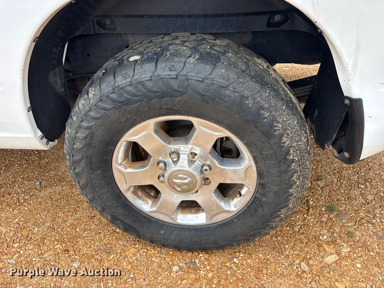image for item ET2228 2012 Dodge Ram 2500 Crew Cab pickup truck