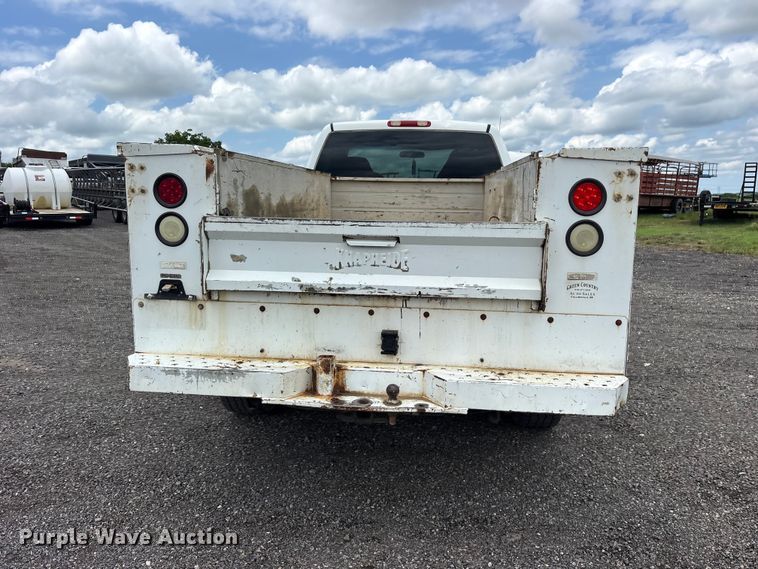 image for item ET2232 2005 Chevrolet Silverado utility bed pickup truck