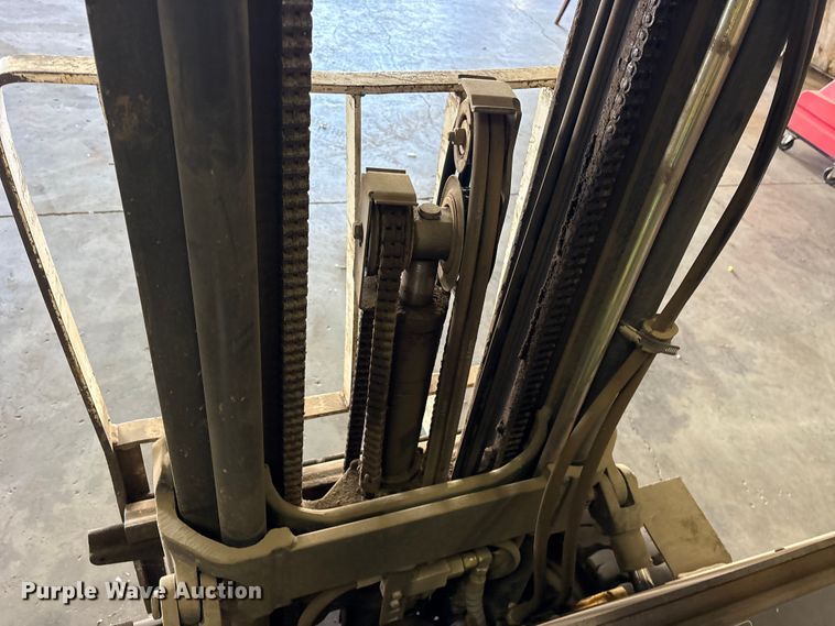 image for item ET2248 Yale GLC050RGNUAE084 forklift
