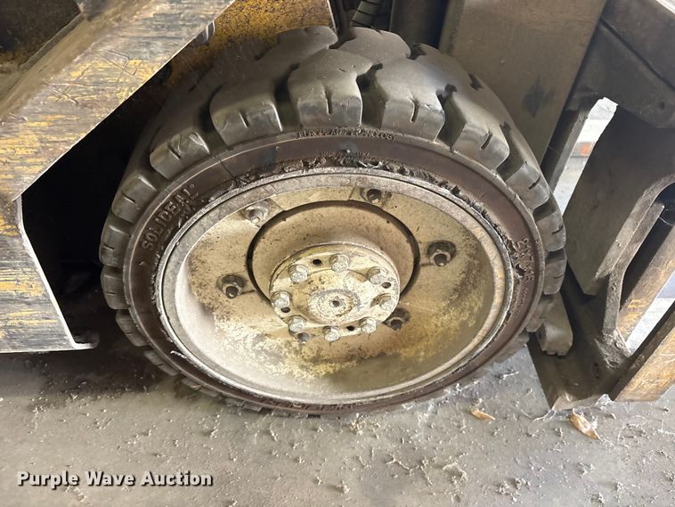 image for item ET2248 Yale GLC050RGNUAE084 forklift