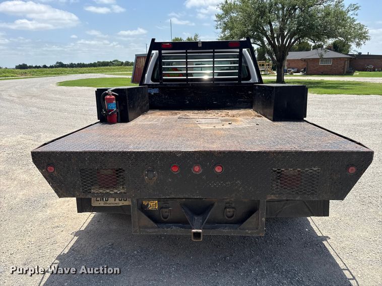 image for item ET6311 2008 Ford F350 Super Duty Crew Cab flatbed pickup truck