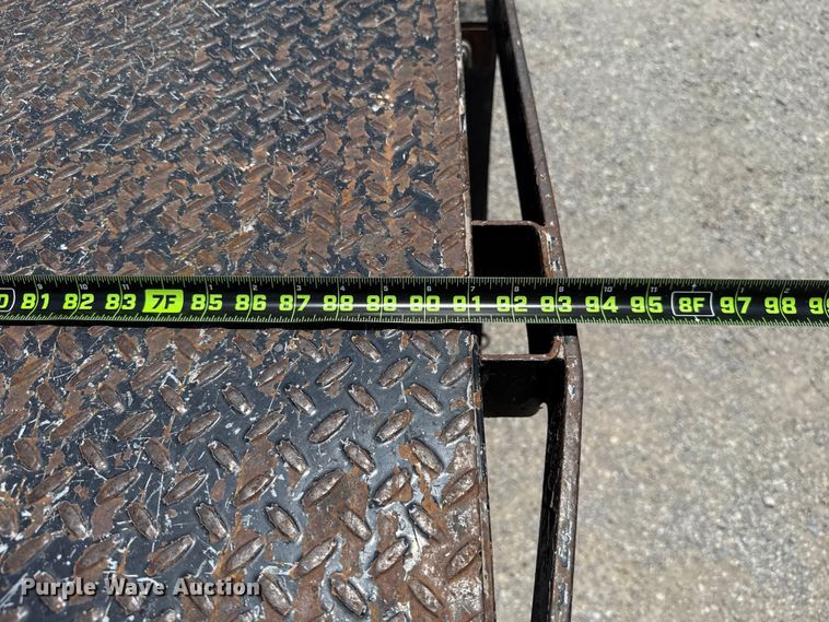 image for item ET6311 2008 Ford F350 Super Duty Crew Cab flatbed pickup truck