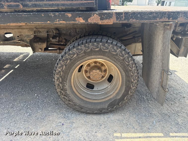 image for item ET6311 2008 Ford F350 Super Duty Crew Cab flatbed pickup truck
