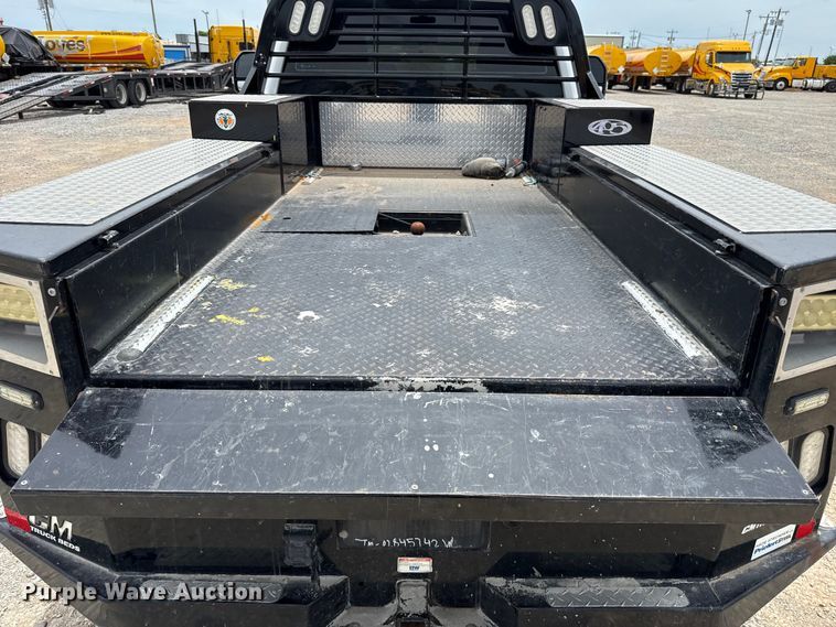 image for item ET6358 2022 Ford F250 Super Duty utility bed pickup truck