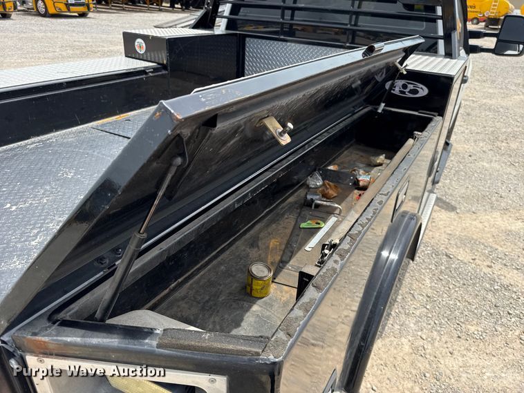 image for item ET6358 2022 Ford F250 Super Duty utility bed pickup truck