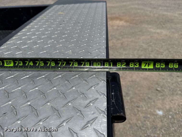 image for item ET6358 2022 Ford F250 Super Duty utility bed pickup truck