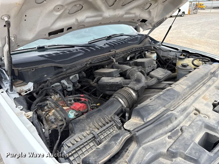 image for item ET6358 2022 Ford F250 Super Duty utility bed pickup truck
