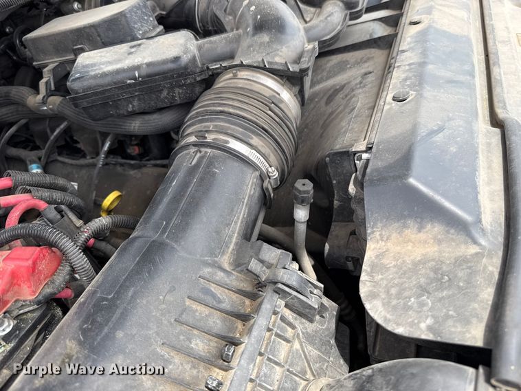 image for item ET6358 2022 Ford F250 Super Duty utility bed pickup truck