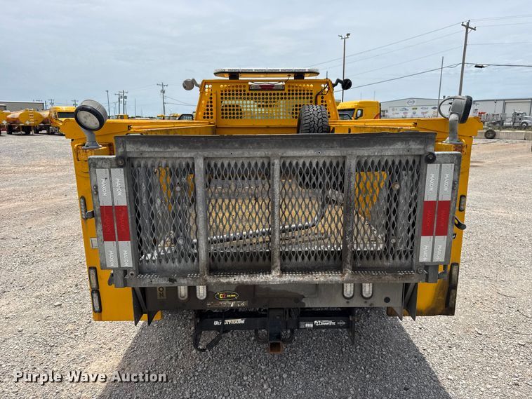 image for item ET6359 2019 Ford F350 Super Duty utility bed pickup truck