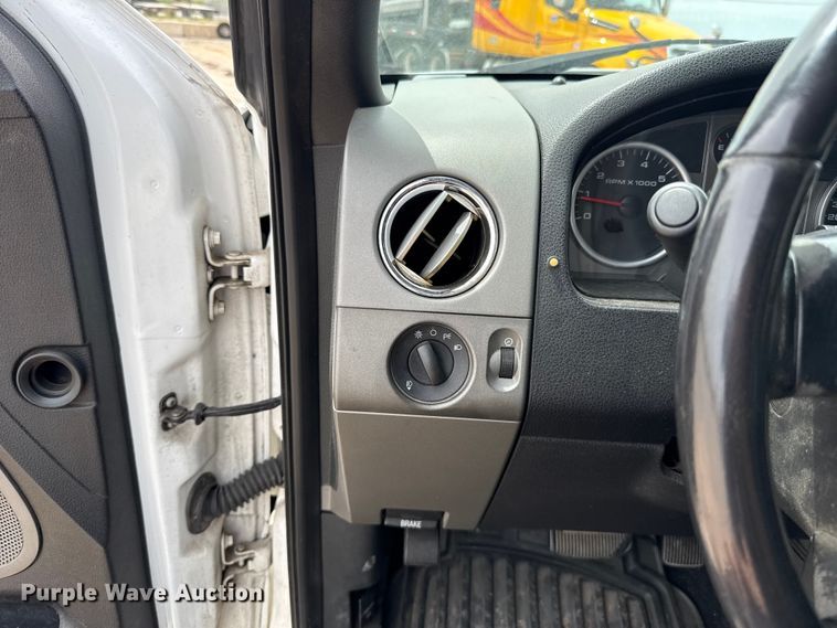 image for item ET6361 2007 Ford F150 Crew Cab pickup truck