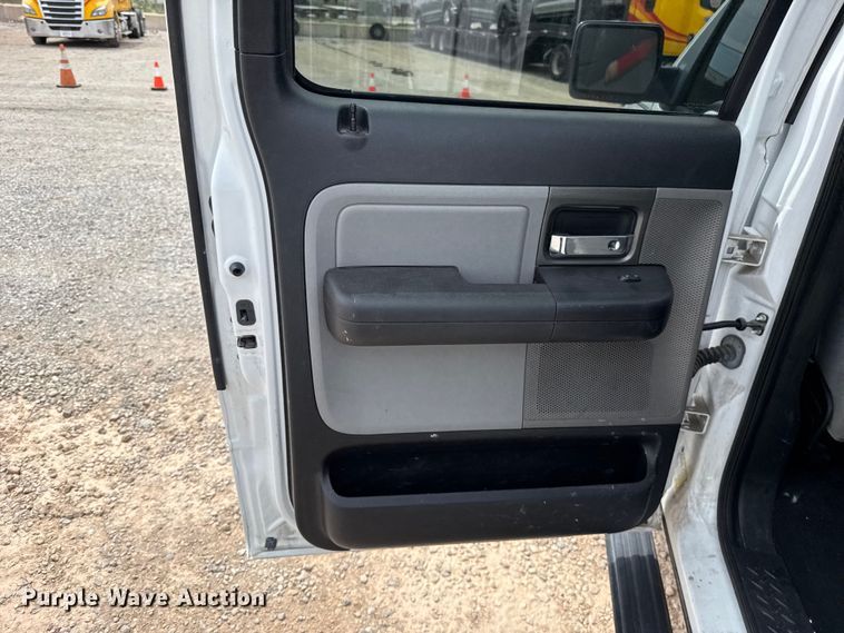 image for item ET6361 2007 Ford F150 Crew Cab pickup truck