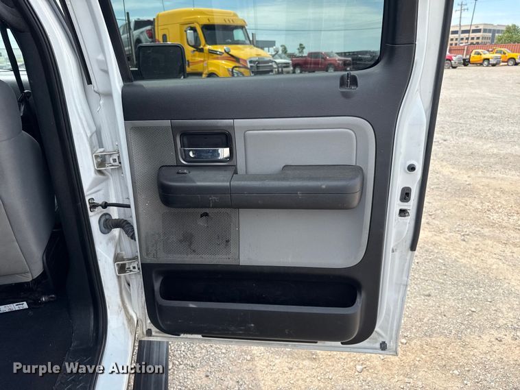 image for item ET6361 2007 Ford F150 Crew Cab pickup truck