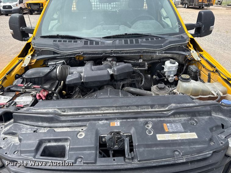 image for item ET6362 2019 Ford F350 Super Duty utility bed pickup truck