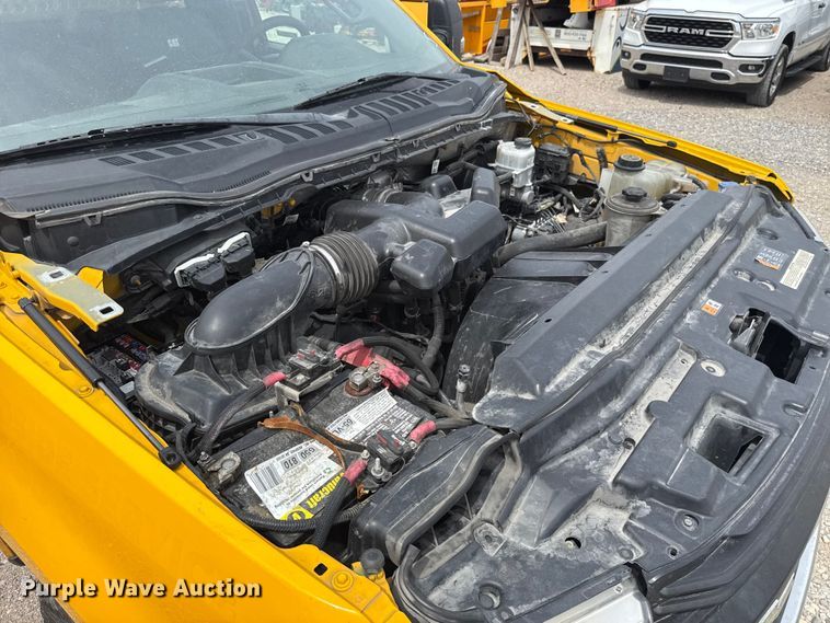 image for item ET6362 2019 Ford F350 Super Duty utility bed pickup truck