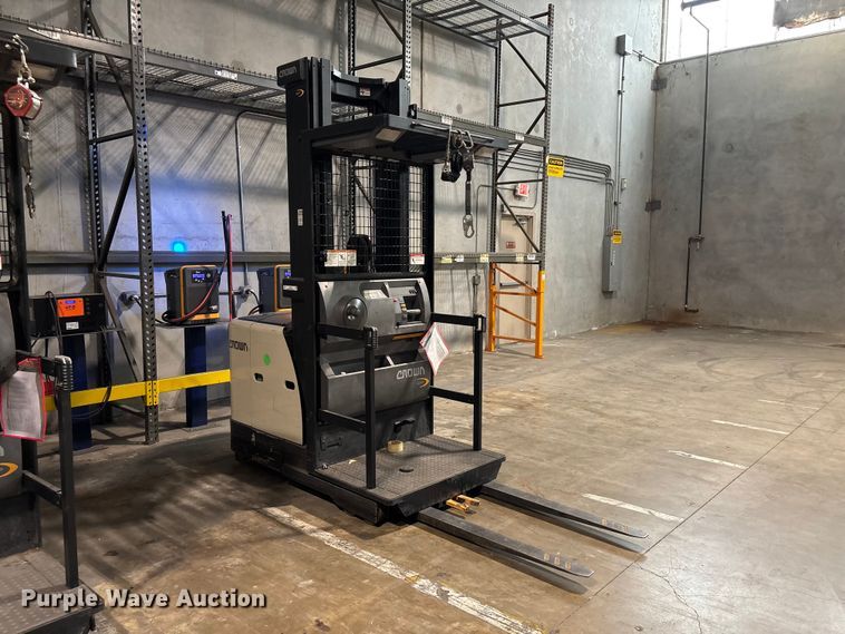 image for item EU0654 2018 Crown SP3520-30 order picker