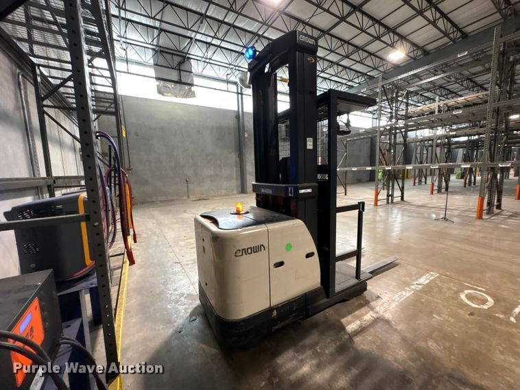 image for item EU0654 2018 Crown SP3520-30 order picker