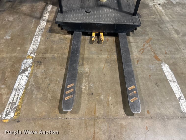 image for item EU0654 2018 Crown SP3520-30 order picker