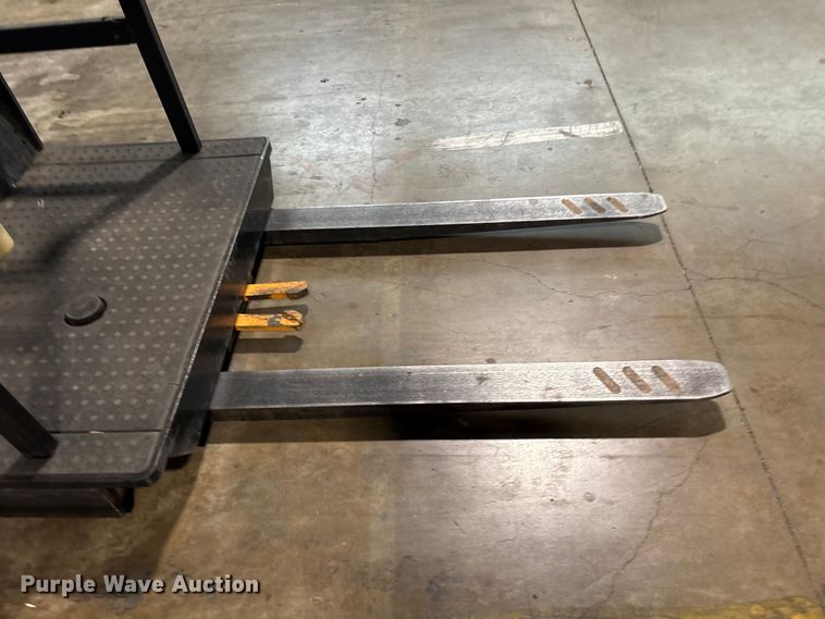 image for item EU0654 2018 Crown SP3520-30 order picker