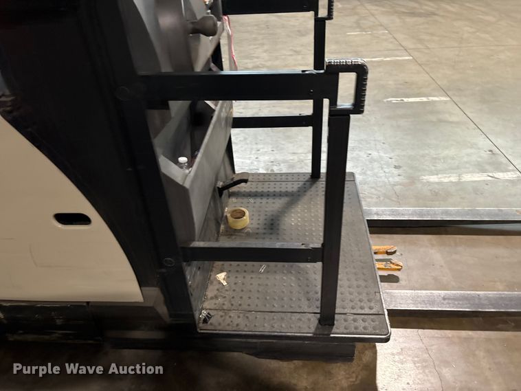image for item EU0654 2018 Crown SP3520-30 order picker
